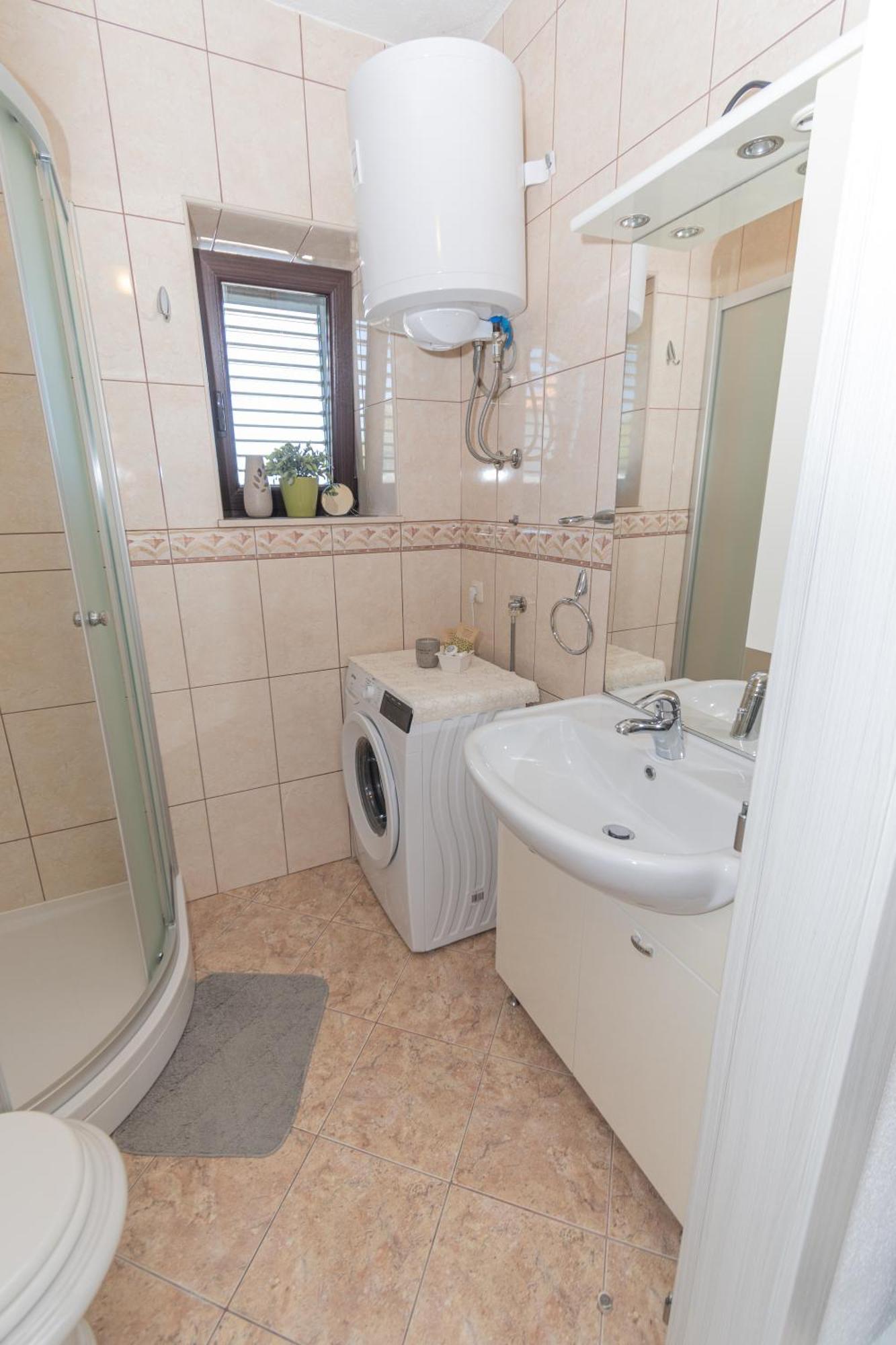 Spacious Villa For 10 With A Big Private Pool Триль Экстерьер фото