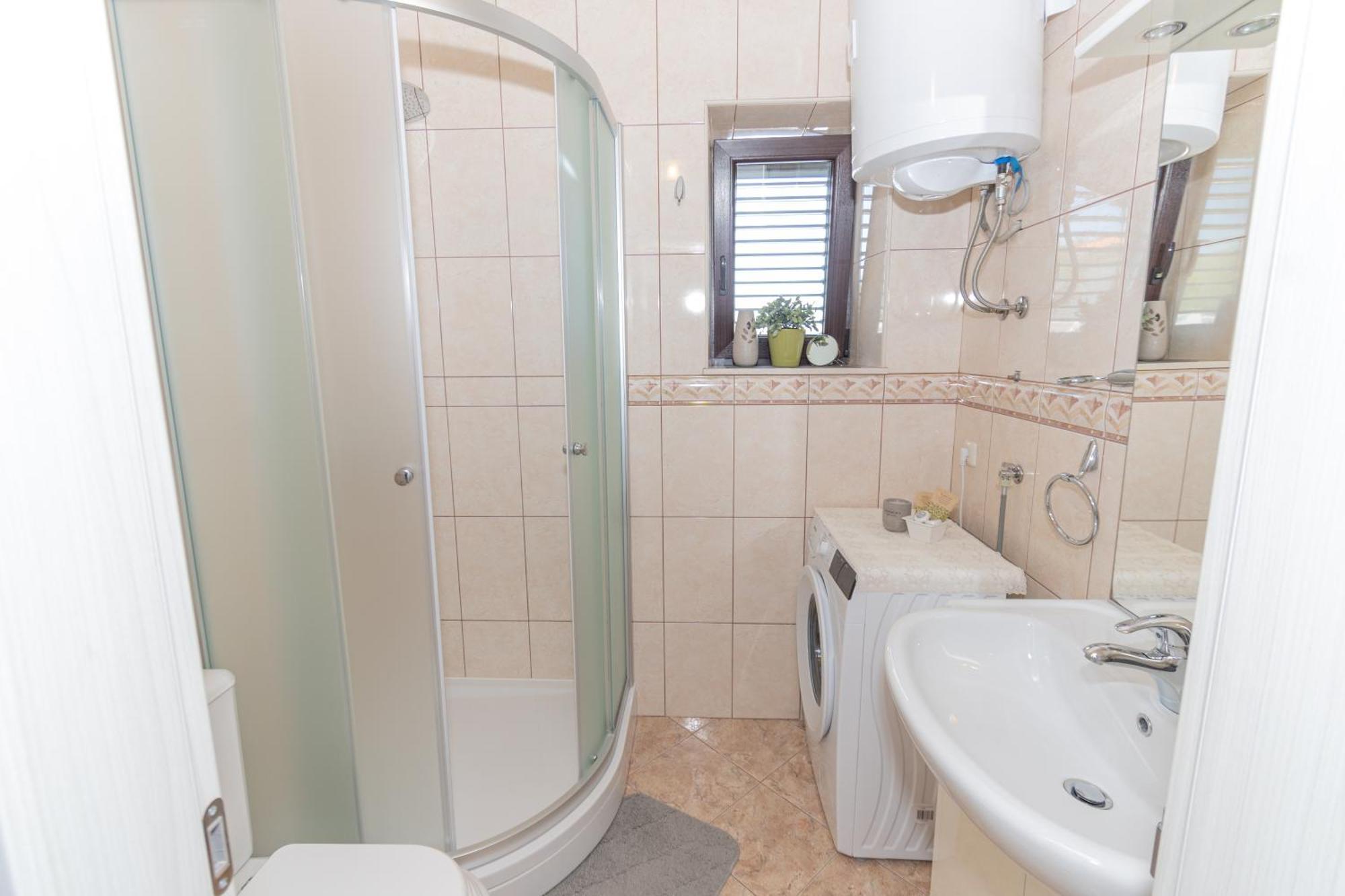 Spacious Villa For 10 With A Big Private Pool Триль Экстерьер фото