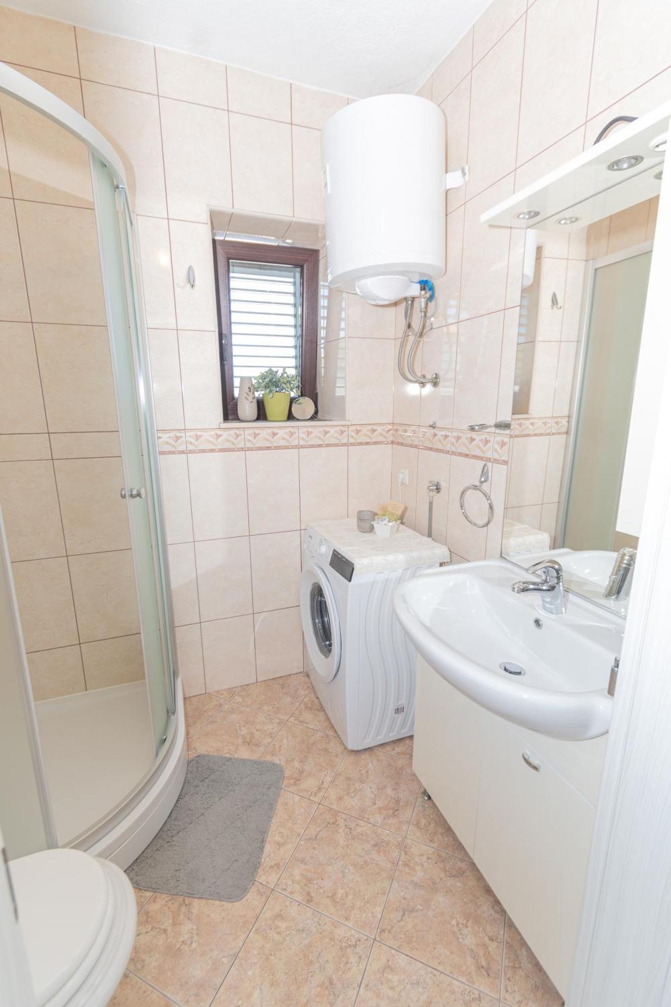 Spacious Villa For 10 With A Big Private Pool Триль Экстерьер фото